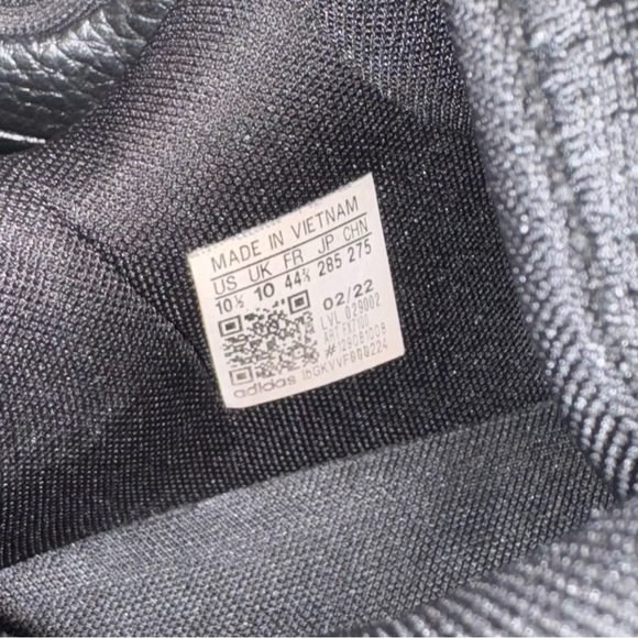 EUC Adidas Men's Black Sneakers sz10.5 - Picture 5 of 6